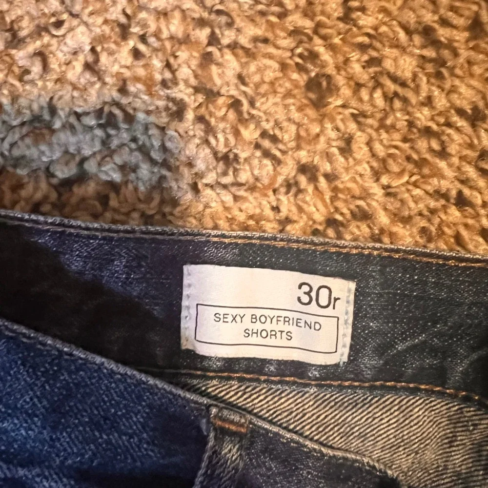 Gap 1969 Women's Dark‎ Wash Sexy Boyfriend Denim Cutoff Shorts Size 30R